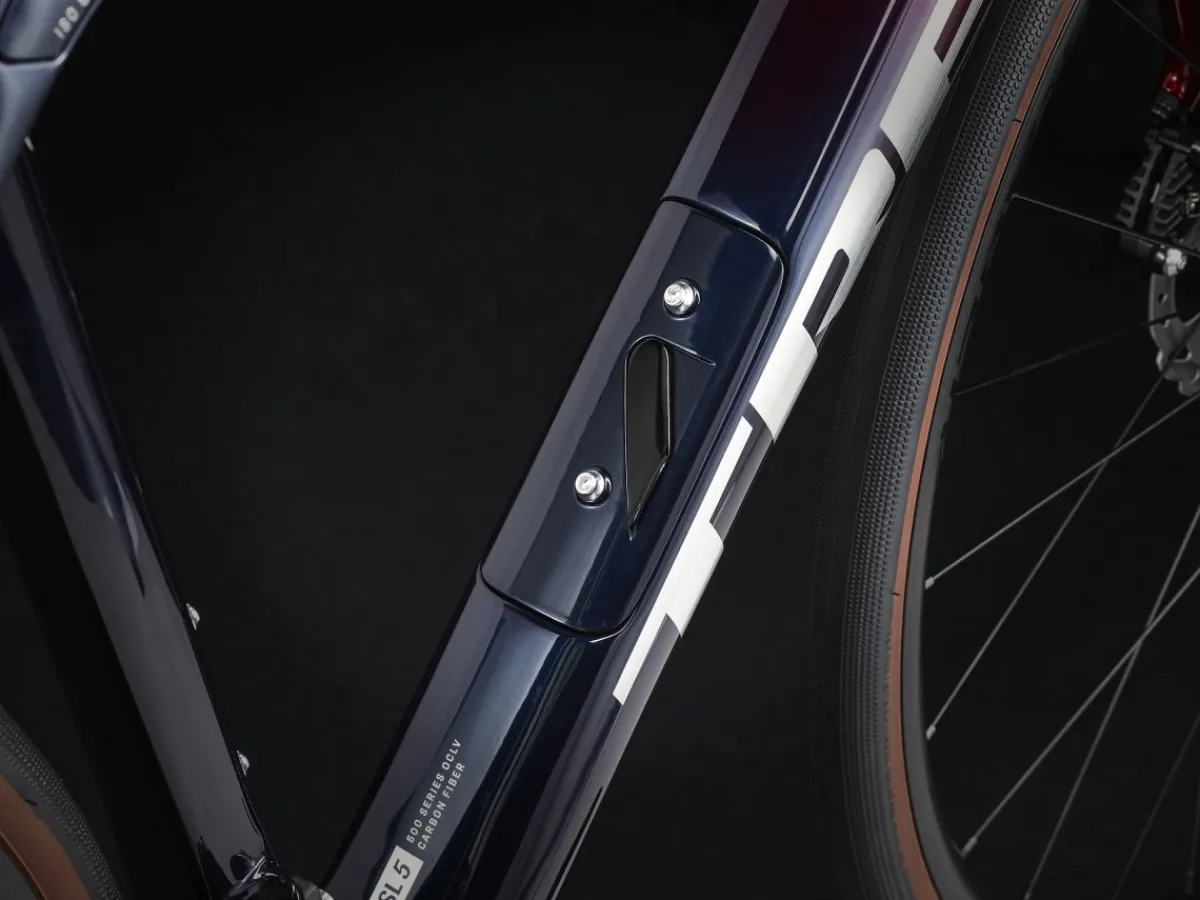 Trek Bikes Domane SL 5 gen 3 Rage Red/Deep Dark Blue Fade Hot