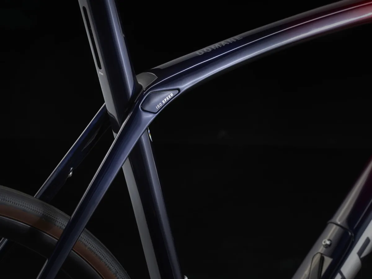 Trek Bikes Domane SL 5 gen 3 Rage Red/Deep Dark Blue Fade Hot